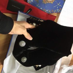 New in the box boots Size 39 EUR